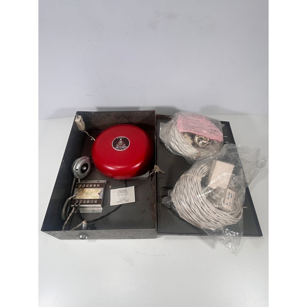 Vintage On-Guard Model 820BF Combination Fire Burglar Alarm System Bell Box Keys